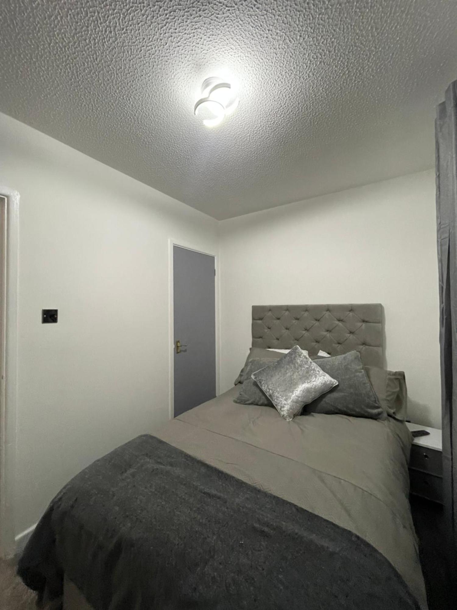 Cardiff Bay Apartment With Parking Екстериор снимка