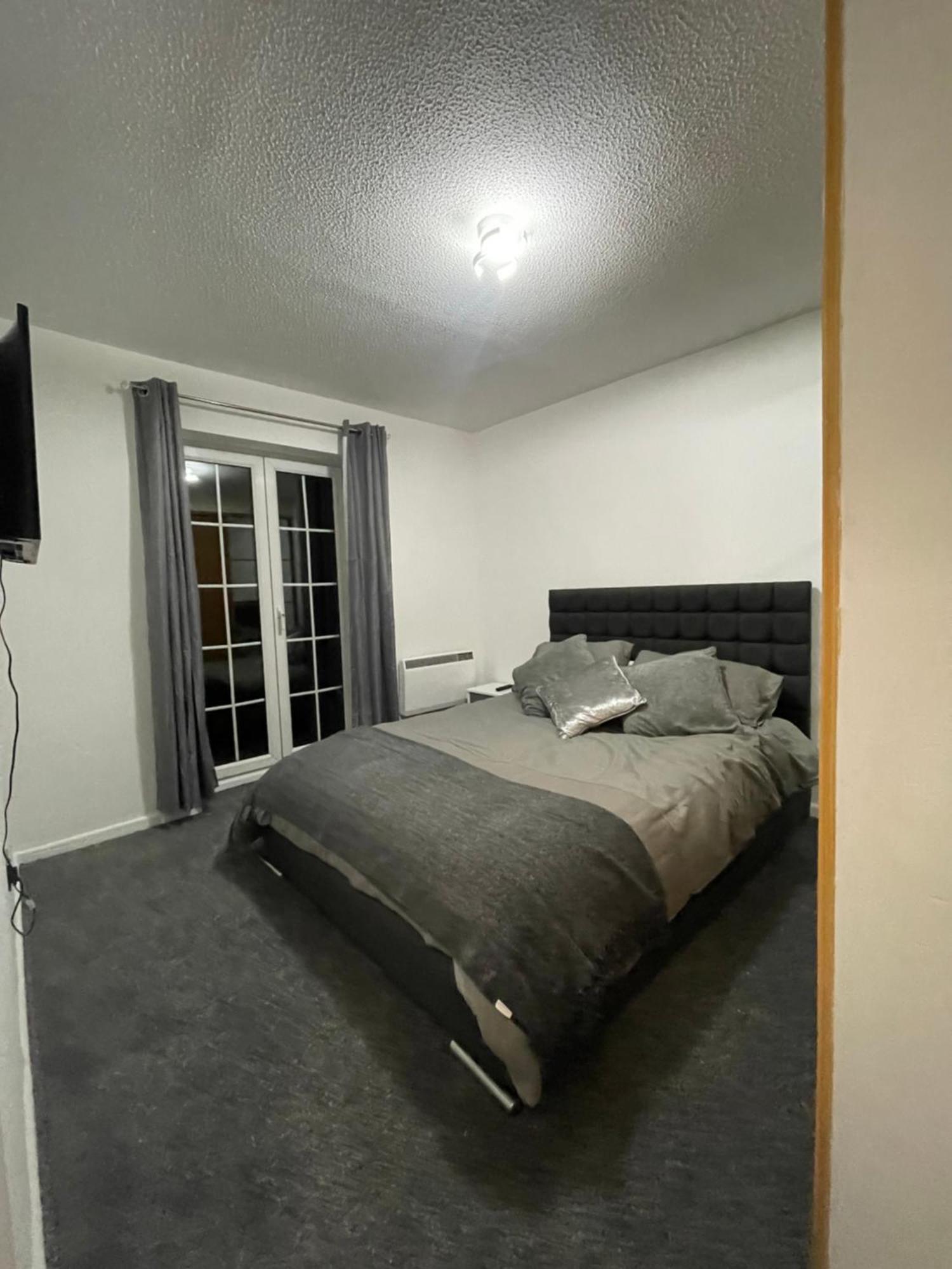 Cardiff Bay Apartment With Parking Екстериор снимка