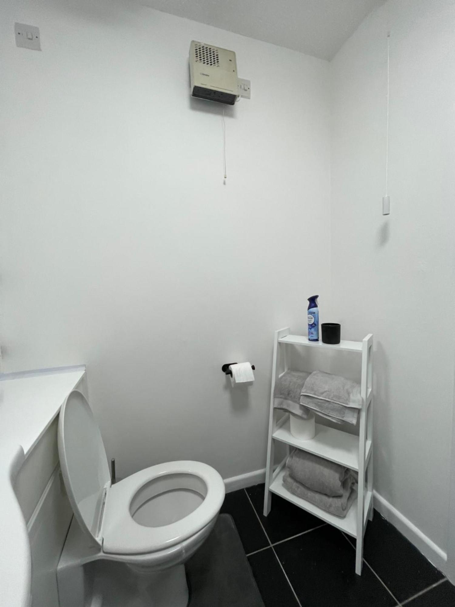 Cardiff Bay Apartment With Parking Екстериор снимка