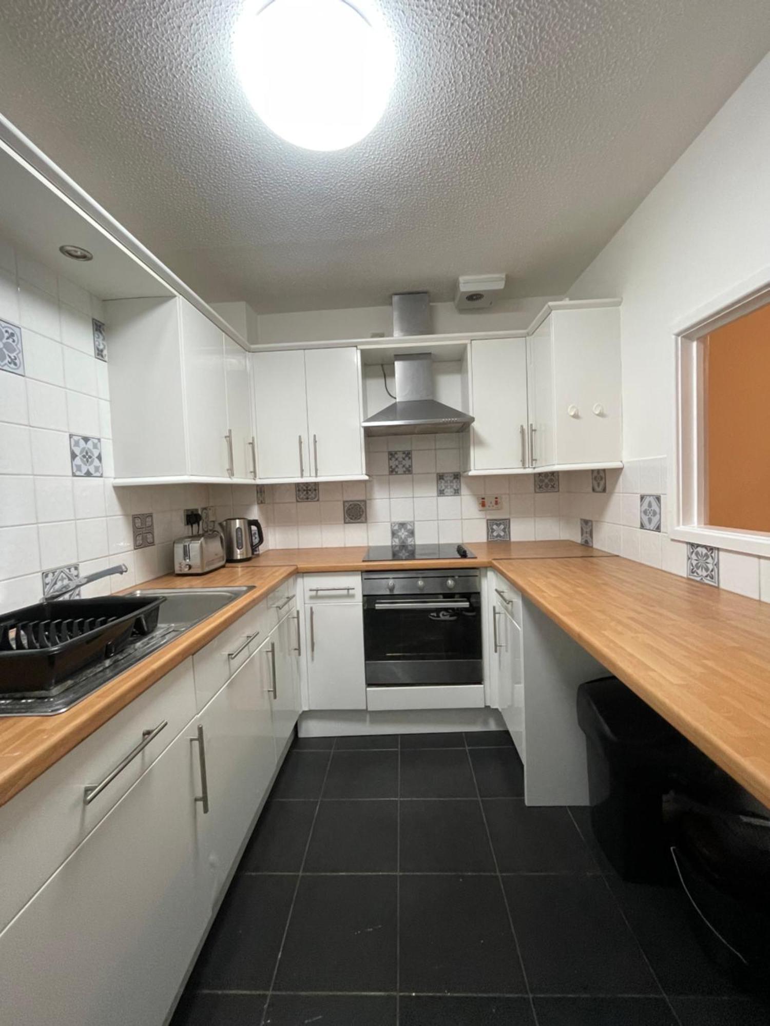 Cardiff Bay Apartment With Parking Екстериор снимка